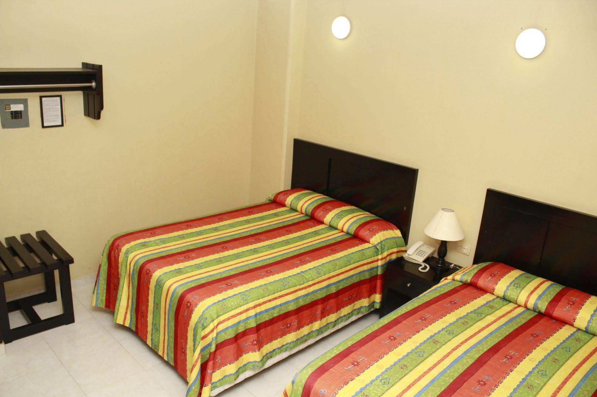 Hotel Villa Margaritas Виляермоса Екстериор снимка